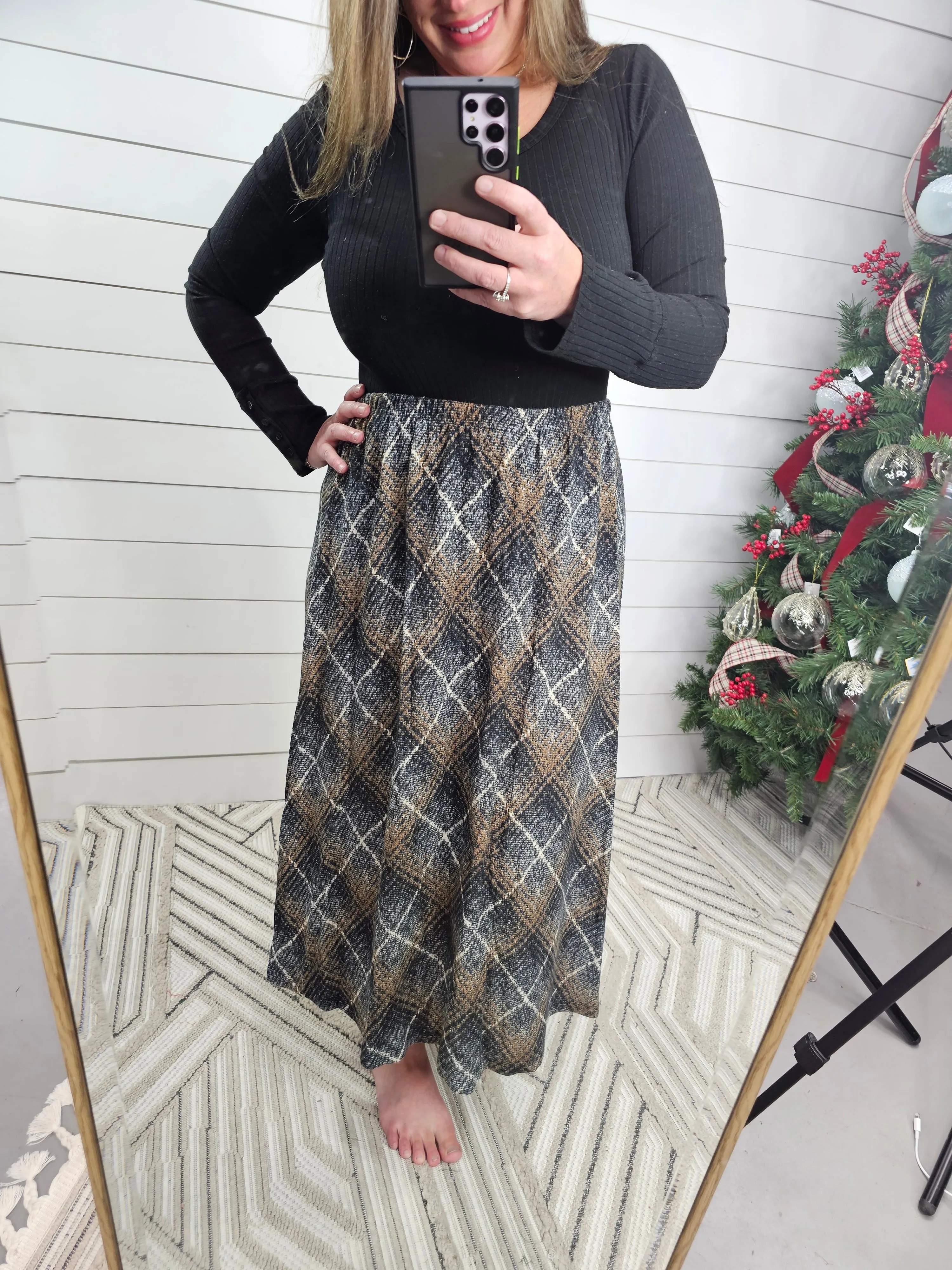 BLACK/BROWN PLAID KNIT SKIRT