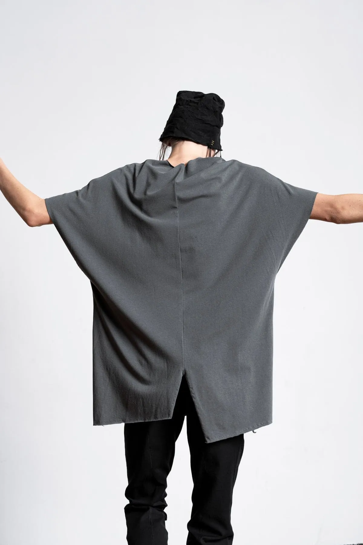 eigensinnig wien | Murdoch | Oversized Tee für Damen aus Baumwolle und Bambus in Grau