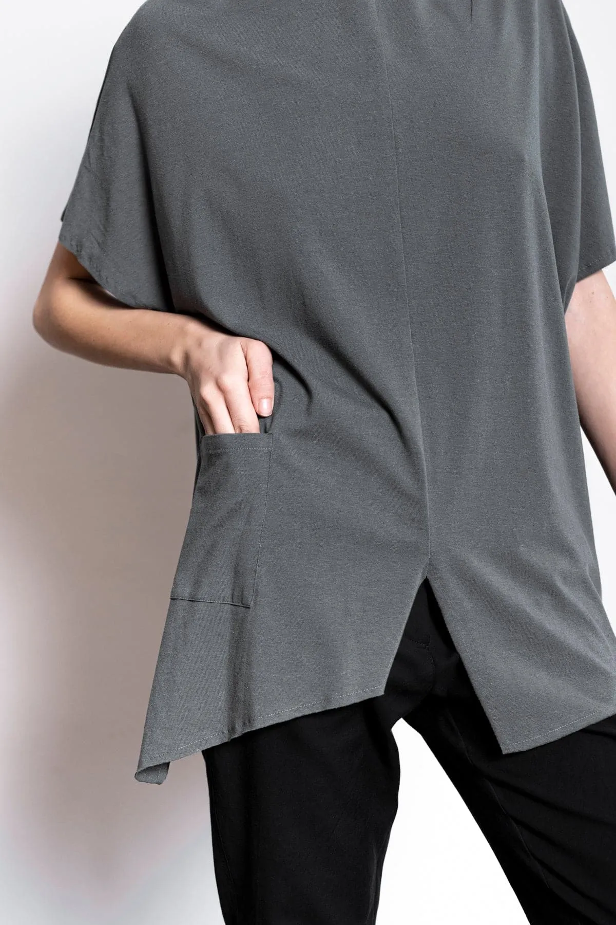 eigensinnig wien | Murdoch | Oversized Tee für Damen aus Baumwolle und Bambus in Grau