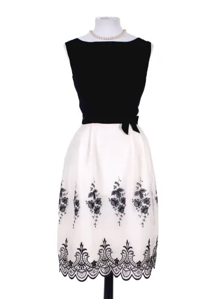 Embroidered with Scalloped skirt