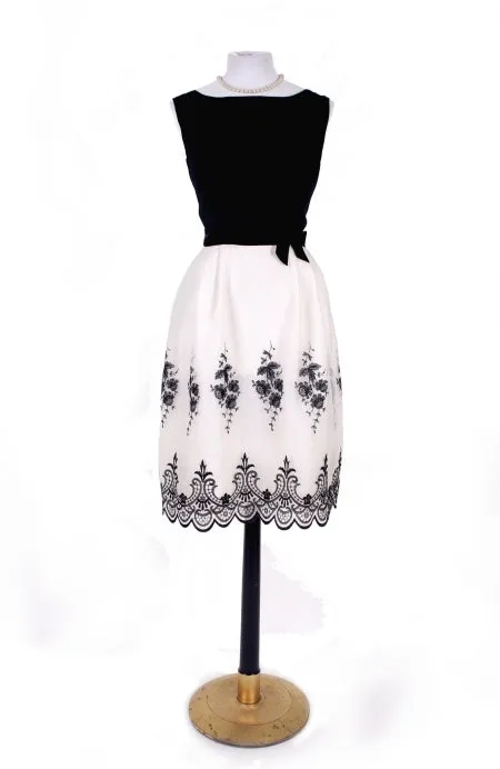 Embroidered with Scalloped skirt