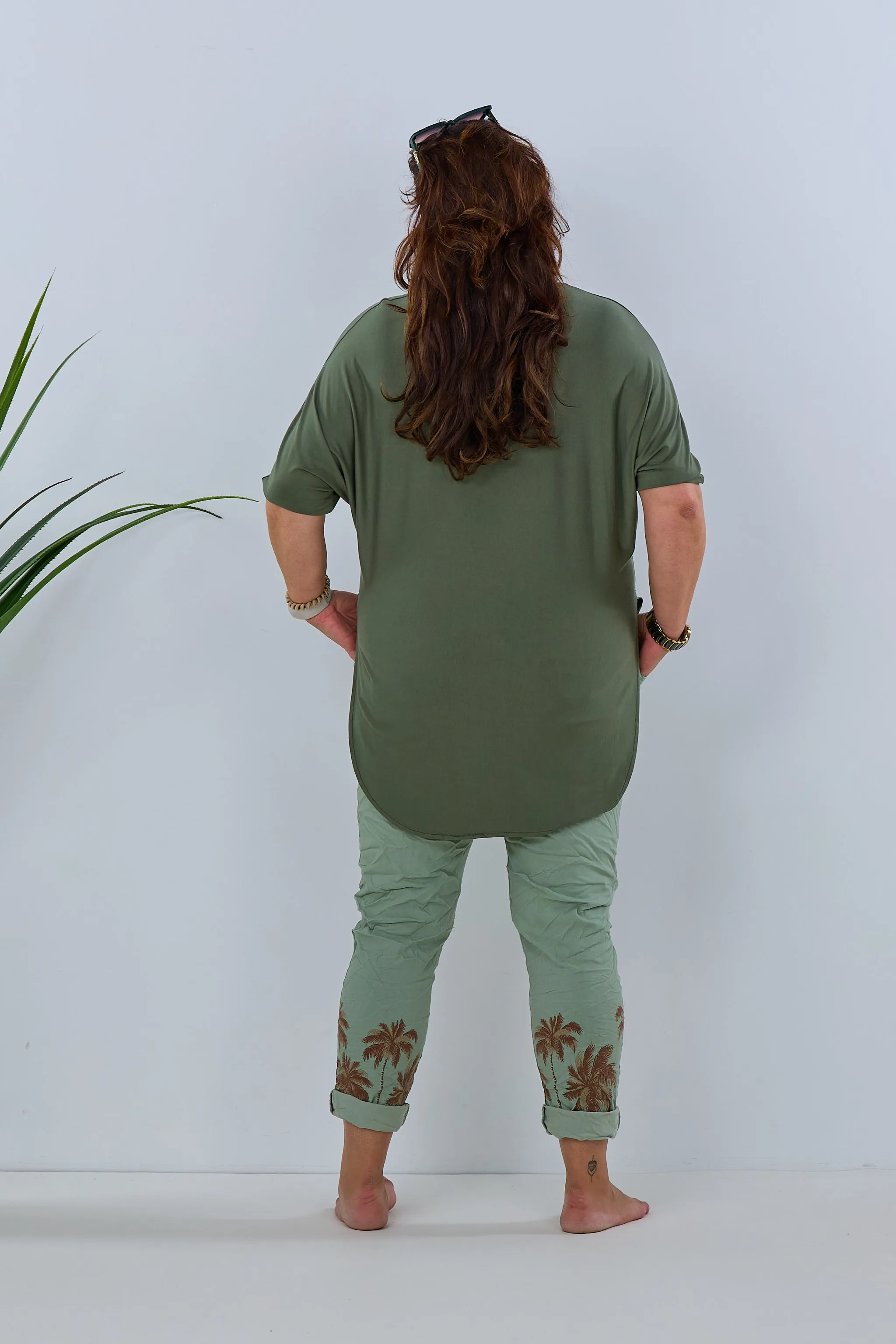 oversized Shirt mit Bluseneinsatz und Kette, khaki